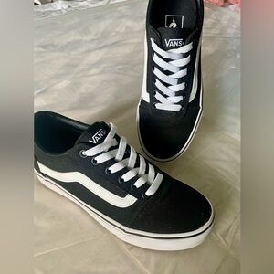 VANS Old School Women’s size 6 w/o box